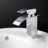 Robinet de lavabo en laiton à cascade argentée, design concis et contemporain avec eau chaude et froide